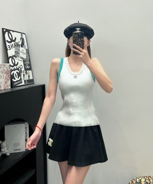 Chanel 2025 Early Spring Series 1:1 High-end Vest Contrast Color Blocking Craft