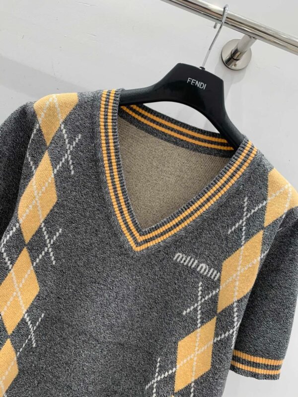 miumiu 2025 early spring new knitted round neck short sleeves diamond pattern jacquard decoration