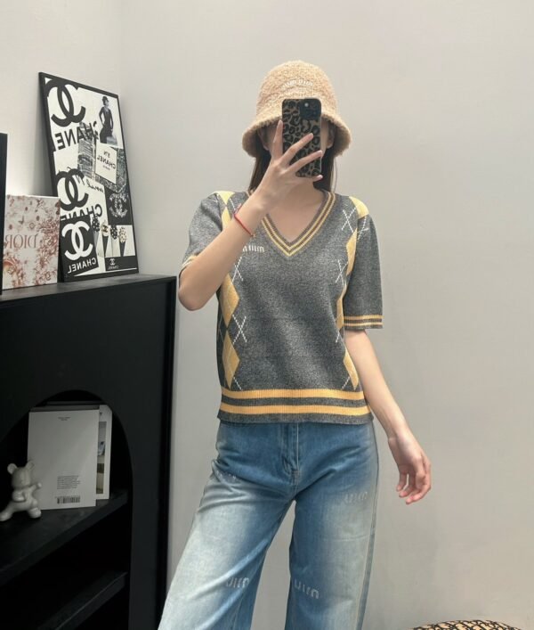 miumiu 2025 early spring new knitted round neck short sleeves diamond pattern jacquard decoration