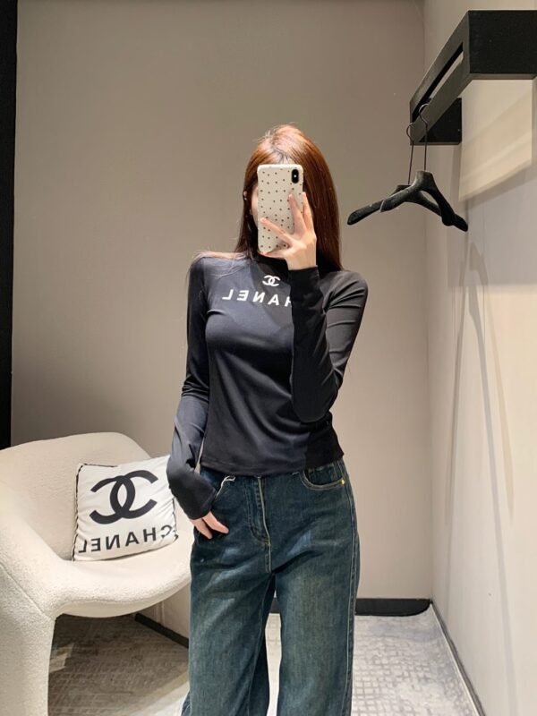 Chanel 25 Year Early Spring Collection Slimming Bottom Shirt