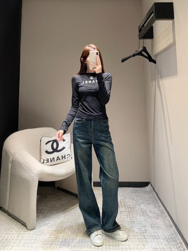 Chanel 25 Year Early Spring Collection Slimming Bottom Shirt
