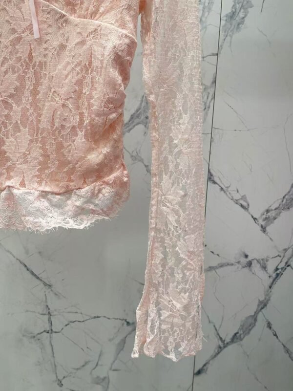 CHANEL Bow lace bottoming shirt