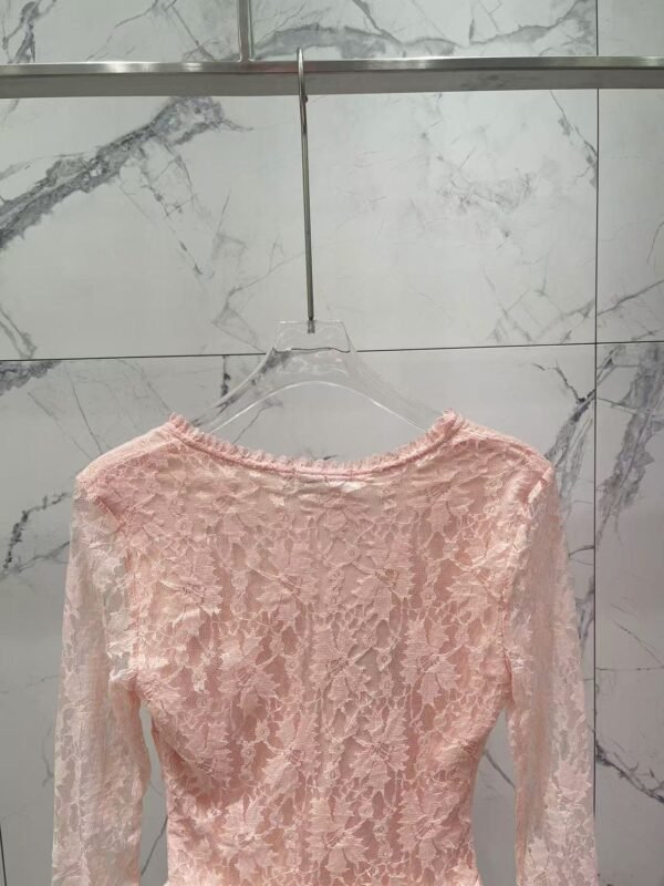 CHANEL Bow lace bottoming shirt