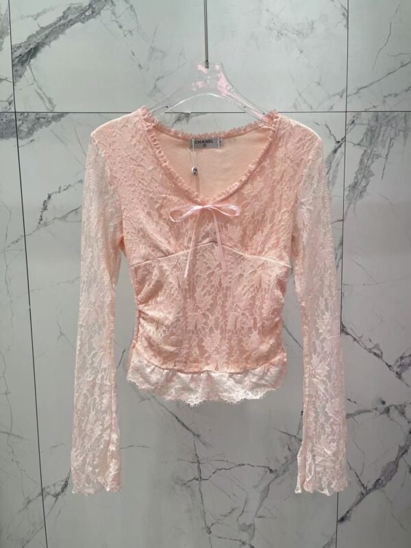 CHANEL Bow lace bottoming shirt
