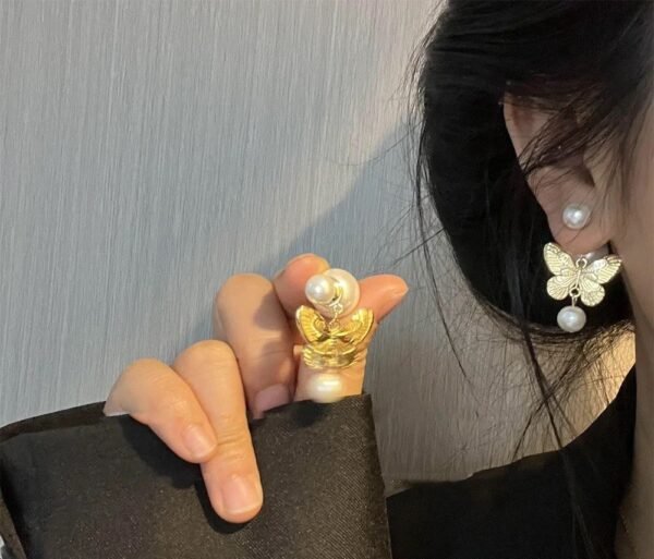 DIOR Pearl earrings