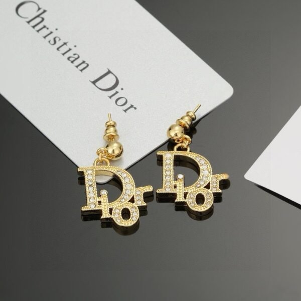 DIOR Pearl earrings