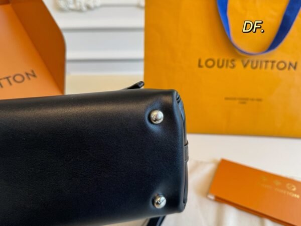 Louis Vuitton new carryallBB chain shopping bag 27×16CM