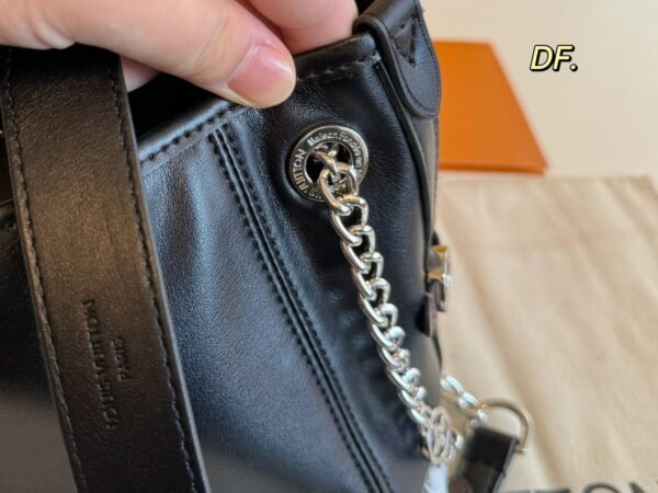Louis Vuitton new carryallBB chain shopping bag 27×16CM