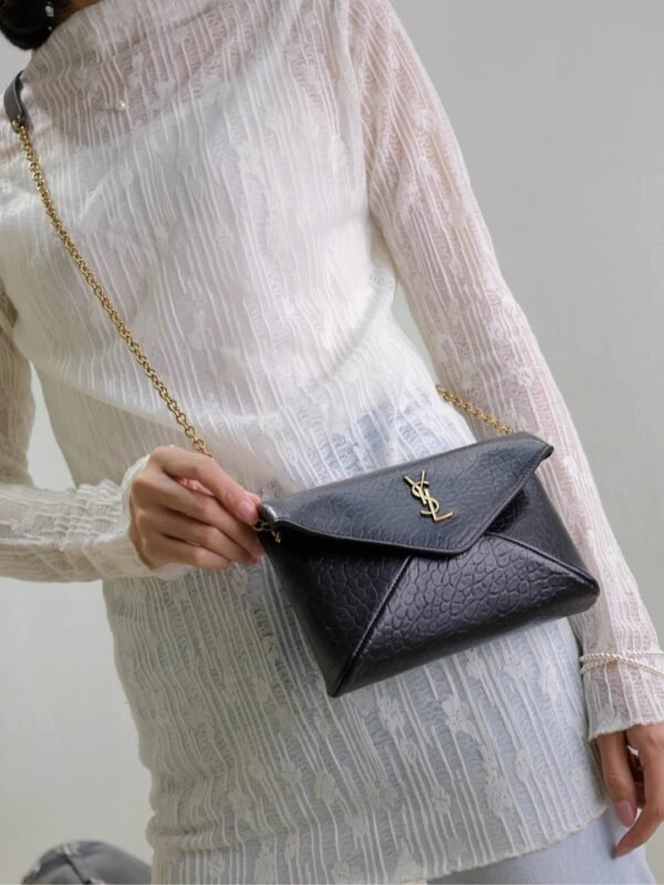 YSL Calypso new mini chain bag Size: 19×12×3cm