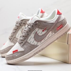 NIKE dunk SB & SUPREME Sneakers