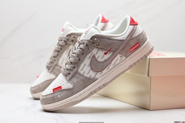 NIKE dunk SB & SUPREME Sneakers