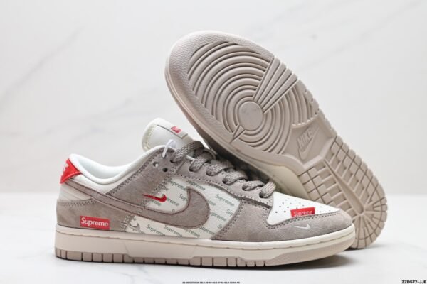 NIKE dunk SB & SUPREME Sneakers