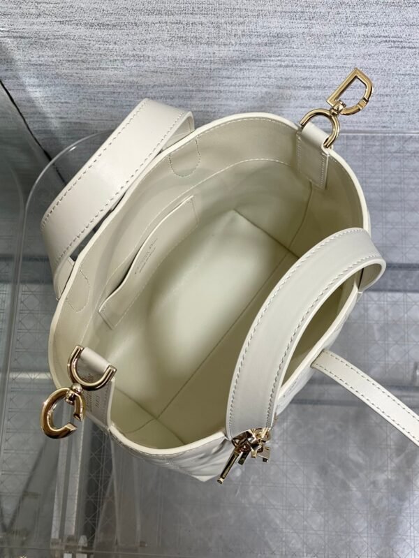 DIOR Toujours vertical series small soft cowhide material high-end version size: 16x12x18cm