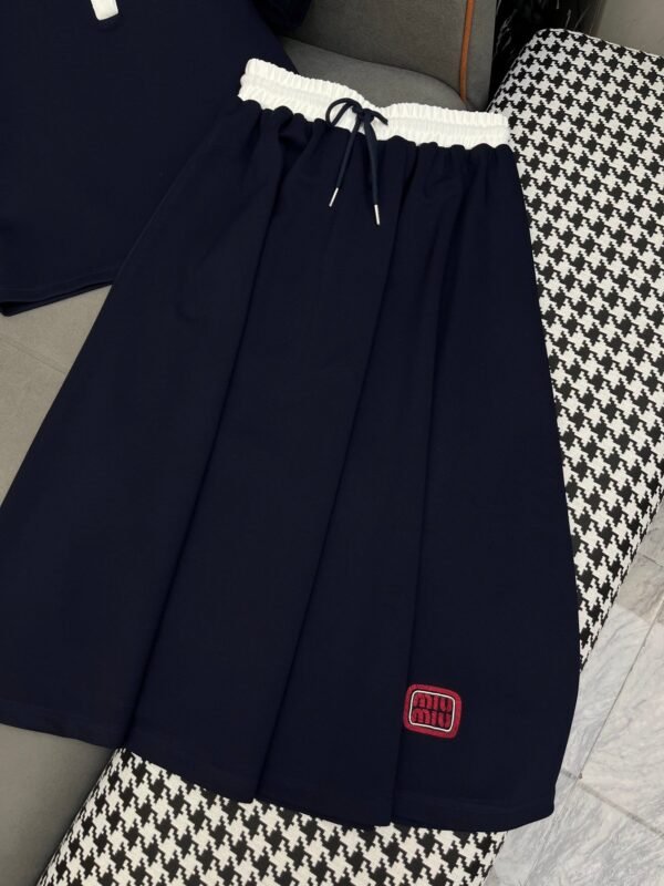 miumiu T-shirt long skirt suit