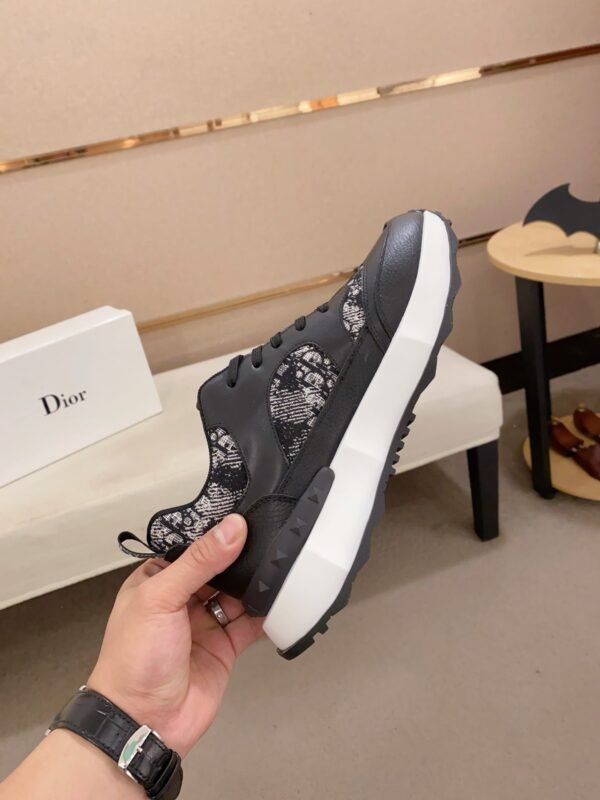 DIOR new sneakers are available at the same counter