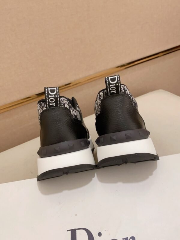 DIOR new sneakers are available at the same counter