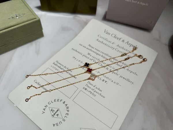 Van Cleef & Arpels Four Leaf Lucky Series Vintage Alhambra Mini Single Flower Bracelet Premium