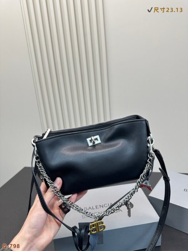 Balenciaga Underarm Bag Regular Version 23x13cm