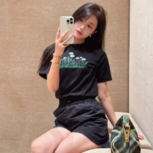 Burberry 2025 Spring/Summer New Printed Short Sleeve T-shirt with Daisy Print on Chest Premium 100% cotton