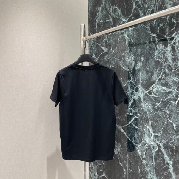 Burberry 2025 Spring/Summer New Printed Short Sleeve T-shirt with Daisy Print on Chest Premium 100% cotton