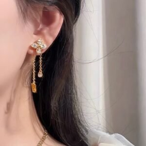 i1740718265_82_6.jpg Louis Vuitton diamond floral tassel letter earrings
