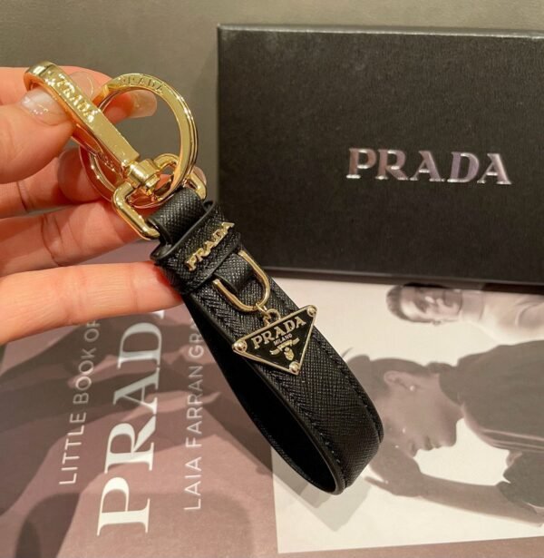 Prada keychain official website triangle brand pendant leather ring keychain car bag accessories