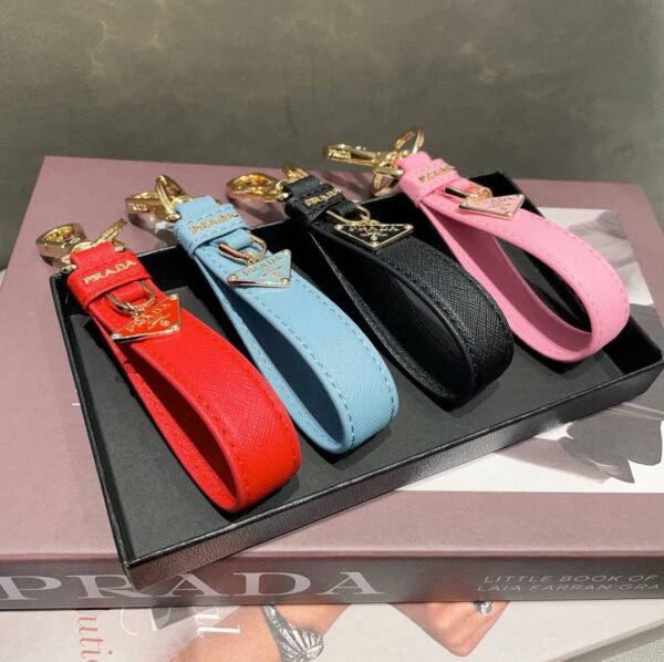 Prada keychain official website triangle brand pendant leather ring keychain car bag accessories