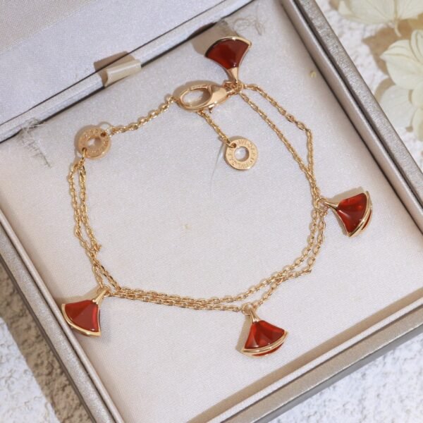 Bulgari Double-Sided Shell Agate Four-Flower Bracelet Premium Edition