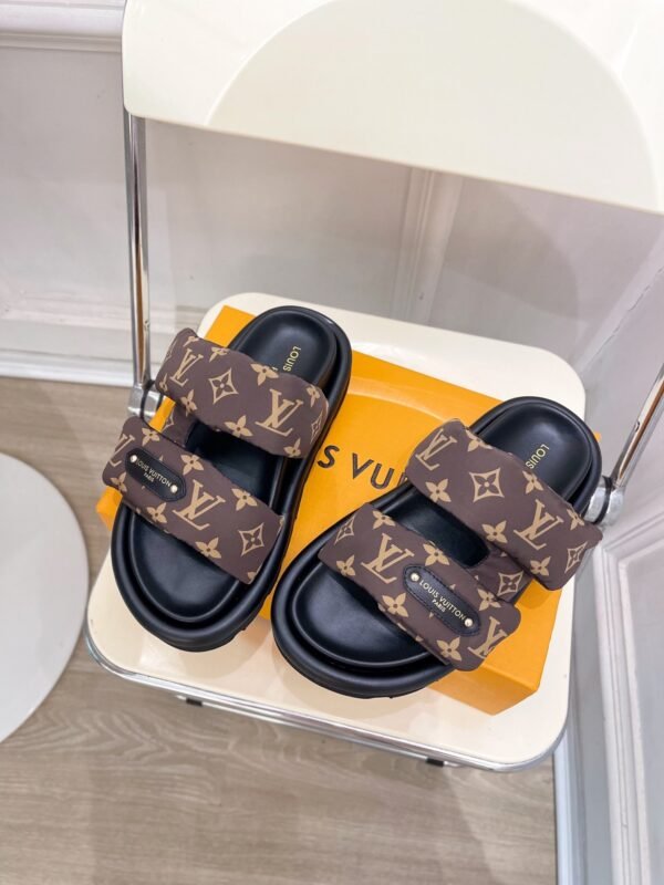 Louis Vuitton Spring/Summer New Pool Pillow Down Slippers