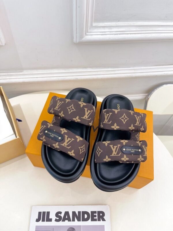 Louis Vuitton Spring/Summer New Pool Pillow Down Slippers