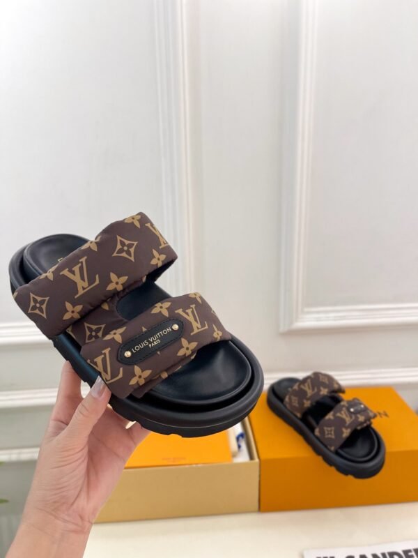 Louis Vuitton Spring/Summer New Pool Pillow Down Slippers