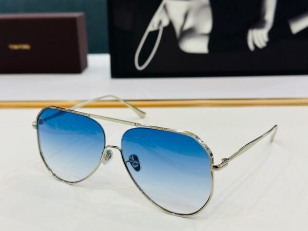 Tom Ford Sunglasses Premium Edition MODEL: FT0853 size: 60 ports 13-145