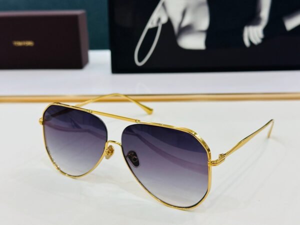 Tom Ford Sunglasses Premium Edition MODEL: FT0853 size: 60 ports 13-145