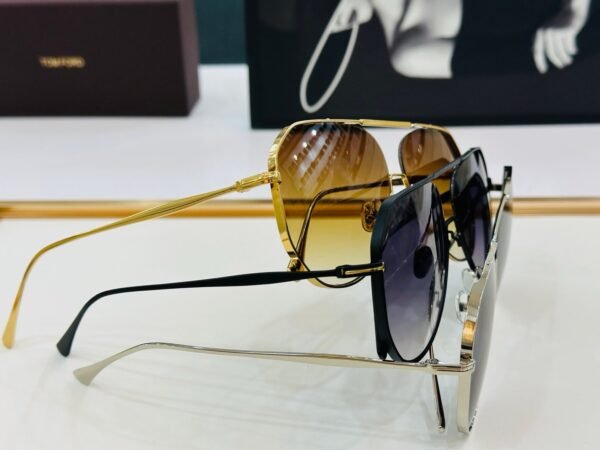 Tom Ford Sunglasses Premium Edition MODEL: FT0853 size: 60 ports 13-145