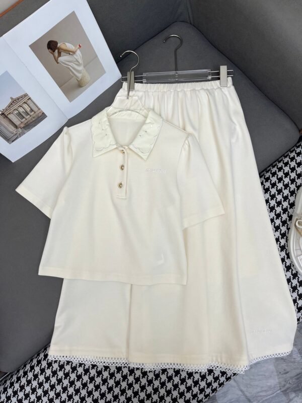 Miu Miu New Embroidered Collar Short Sleeve Polo Shirt + Skirt Set