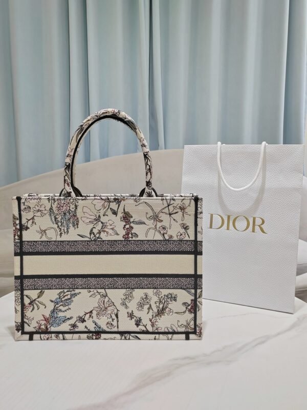 DIOR Beige Millefiori Embroidered Medium Book Tote 36 x 27.5 x 16.5cm Premium