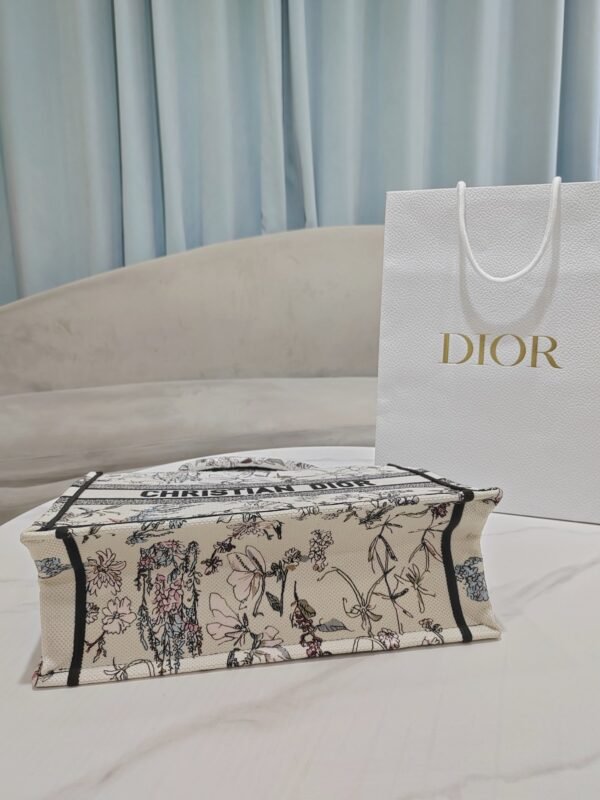 DIOR Beige Millefiori Embroidered Medium Book Tote 36 x 27.5 x 16.5cm Premium