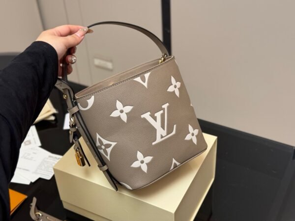Louis Vuitton new All in bb bag 18x16cm