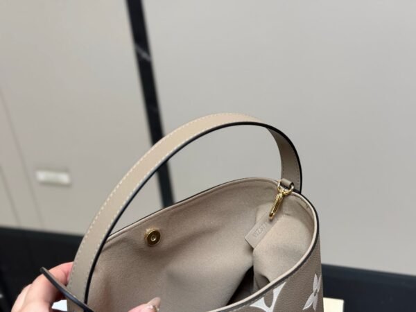 Louis Vuitton new All in bb bag 18x16cm