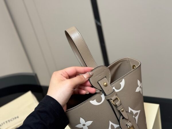 Louis Vuitton new All in bb bag 18x16cm