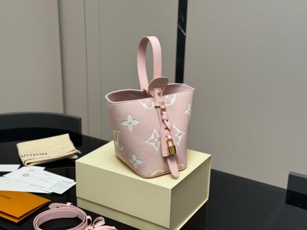 Louis Vuitton new All in bb bag 18x16cm