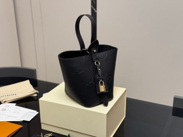 Louis Vuitton new All in bb bag 18x16cm