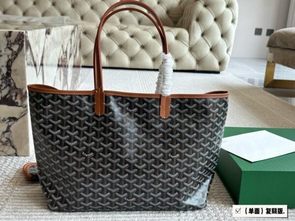 GOYARD Shopping Bag 34x27cm