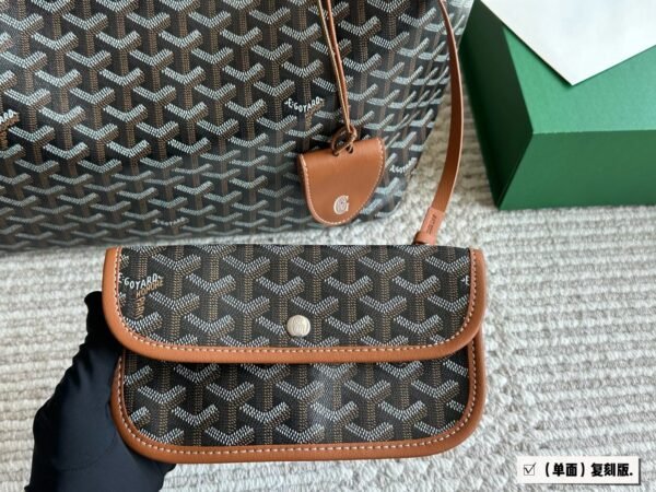 GOYARD Shopping Bag 34x27cm
