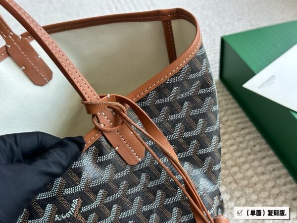 GOYARD Shopping Bag 34x27cm