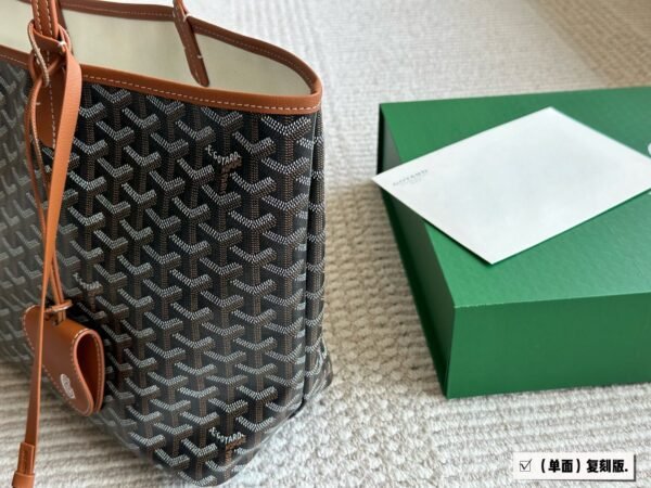 GOYARD Shopping Bag 34x27cm