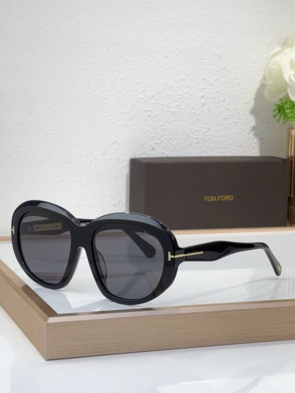 Tom Ford Sunglasses Premium Edition SIZE: 62-12-140