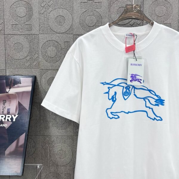 BURBERRY Hollow Warhorse LOGO logo three-dimensional glue dripping process 330g round neck short sleeve high quality T-shirt