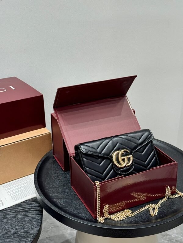 GUCCI envelope bag Marmont woc chain bag size 20cm