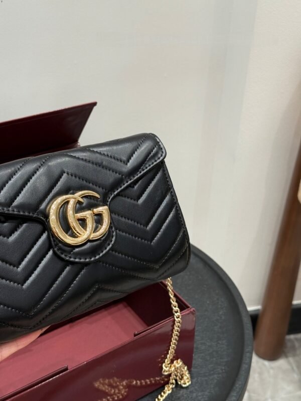 GUCCI envelope bag Marmont woc chain bag size 20cm